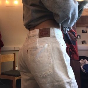 Vintage White Levi’s Boyfriend Jeans